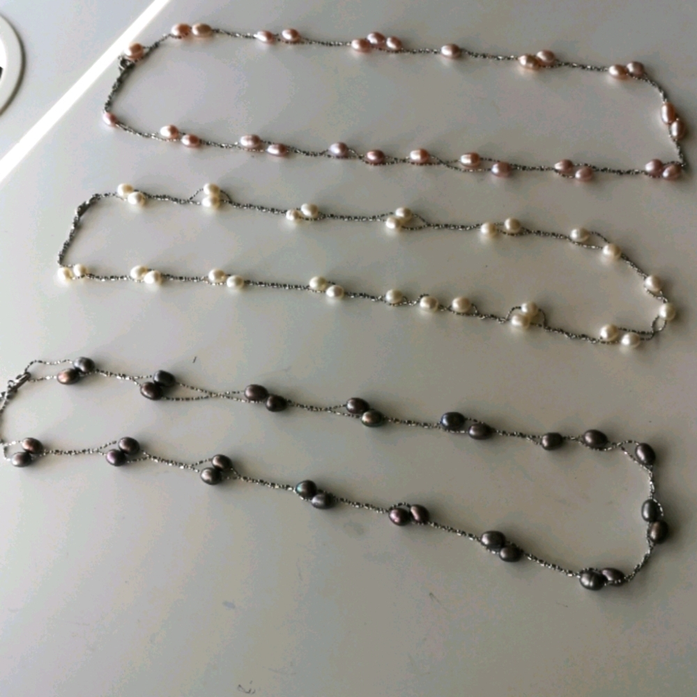 Real pearl necklaces on 18krgp chain (set of 3)